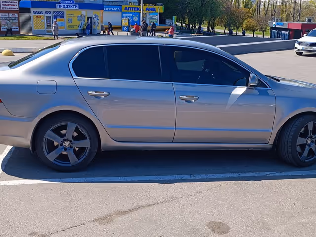 Skoda Superb - фото 2