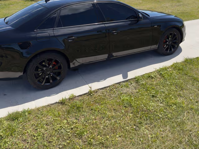 Audi A4 - фото 5