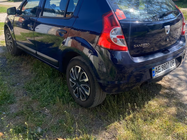 Dacia Sandero - фото 2