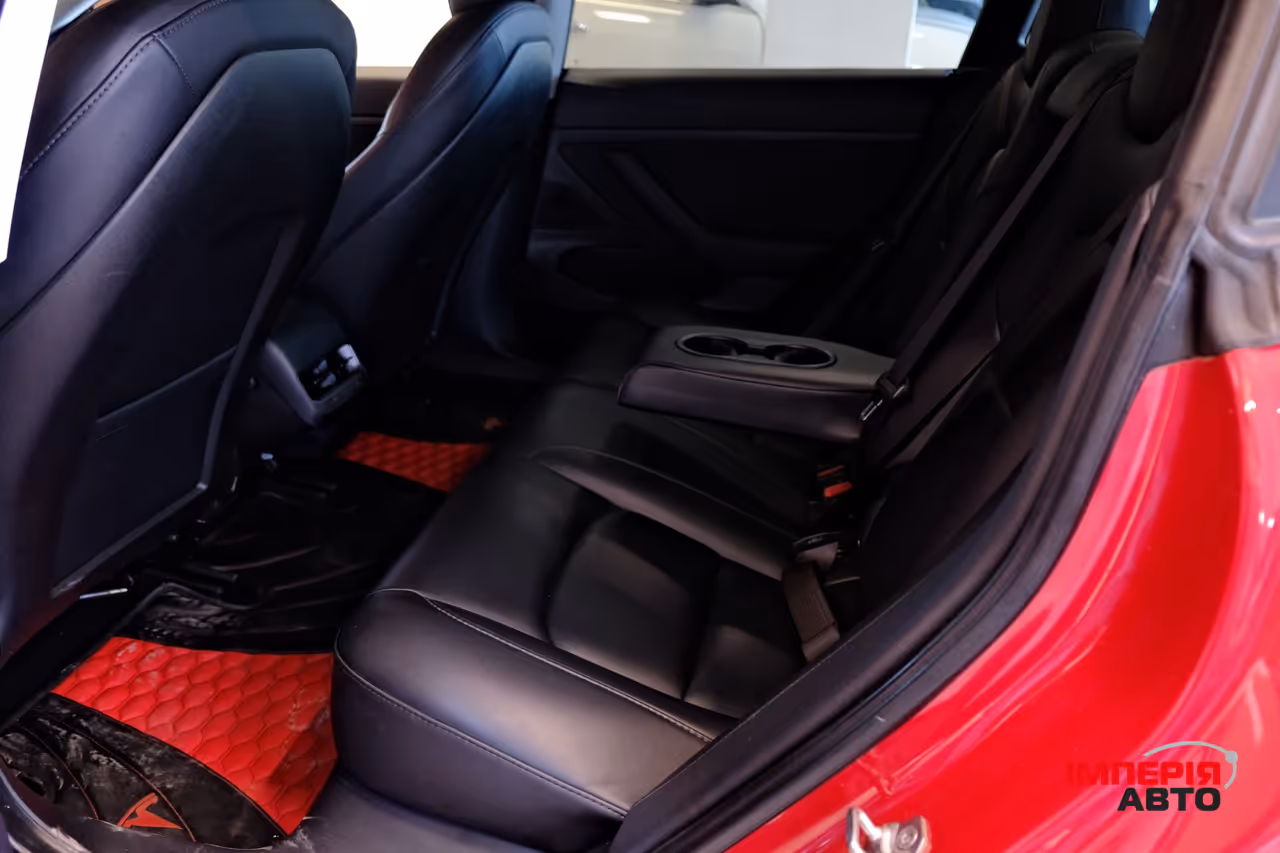 Tesla Model 3 - фото 8