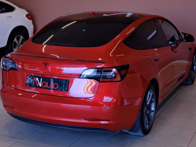 Tesla Model 3 - фото 5