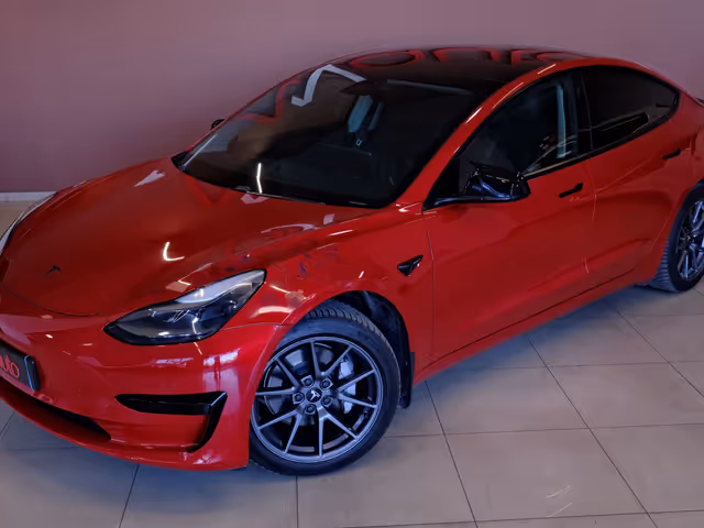 Tesla Model 3 - фото 2
