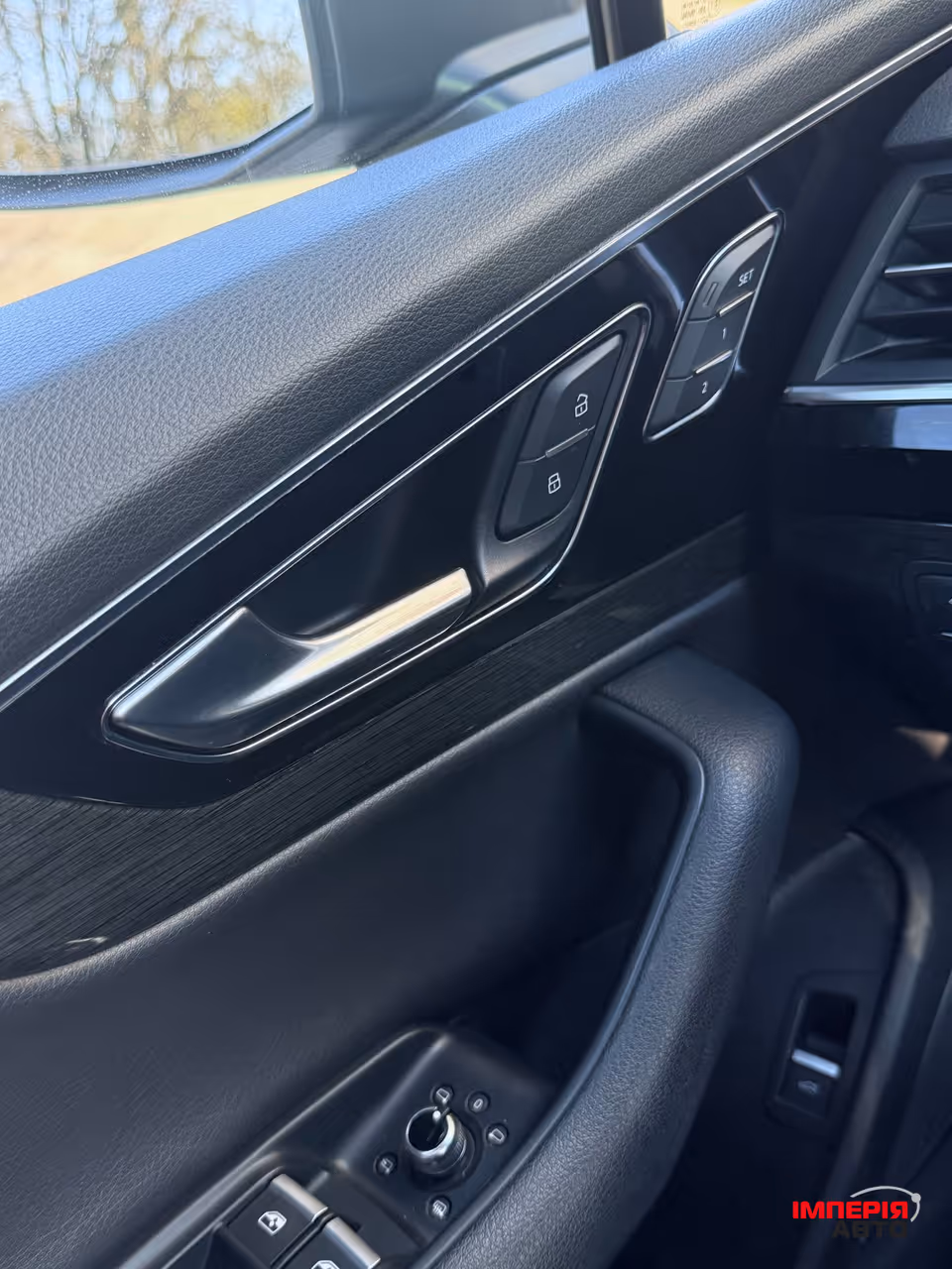 Audi Q7 - фото 6