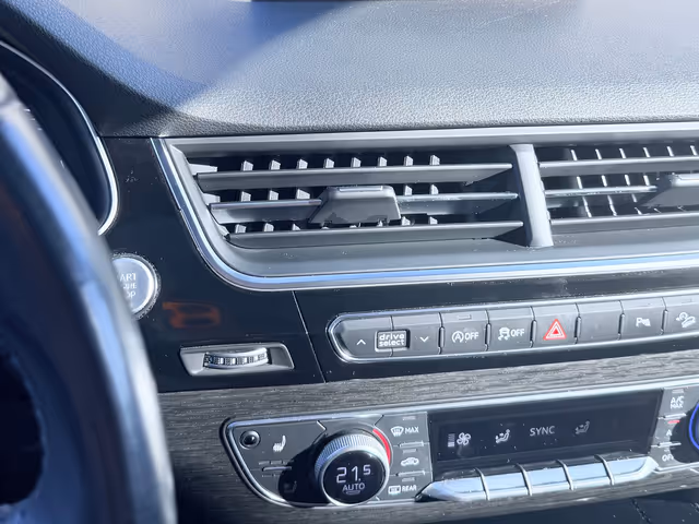 Audi Q7 - фото 5