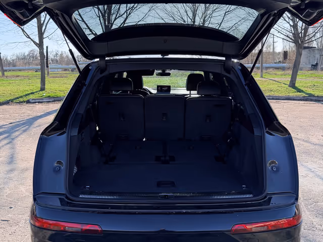 Audi Q7 - фото 3