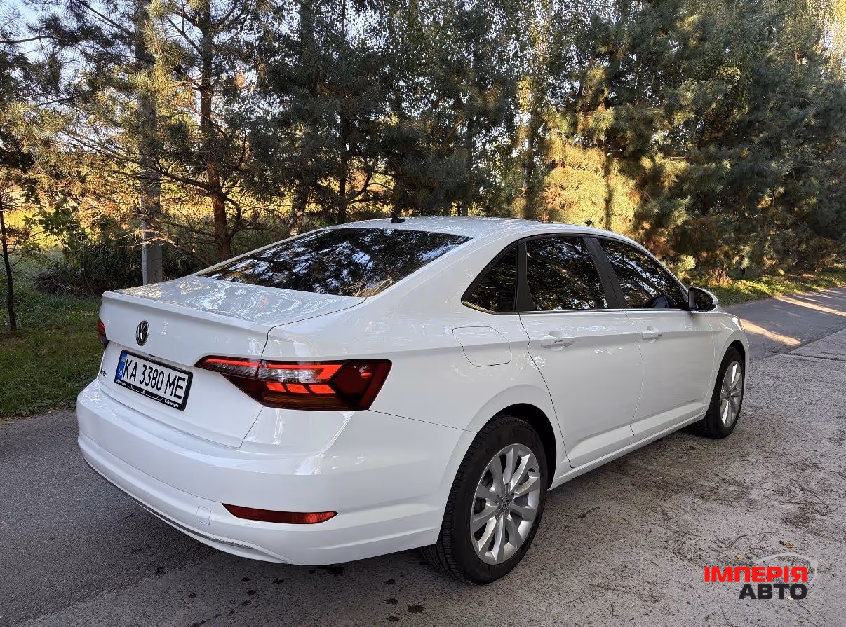 Volkswagen Jetta - фото 2