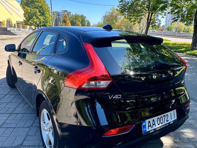 Volvo V40 - фото 5