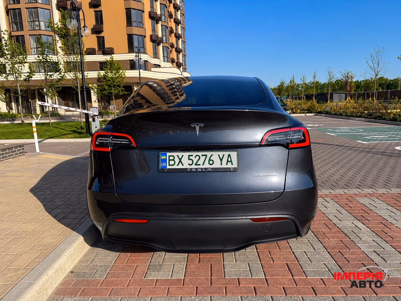 Tesla Model Y - фото 8
