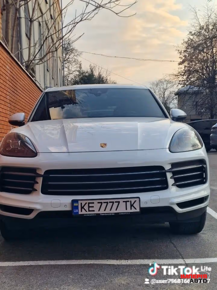 Porsche Cayenne - фото 11