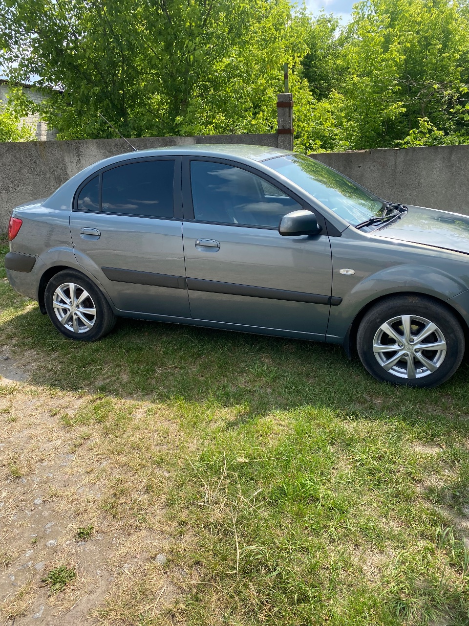 Kia Rio - фото 1