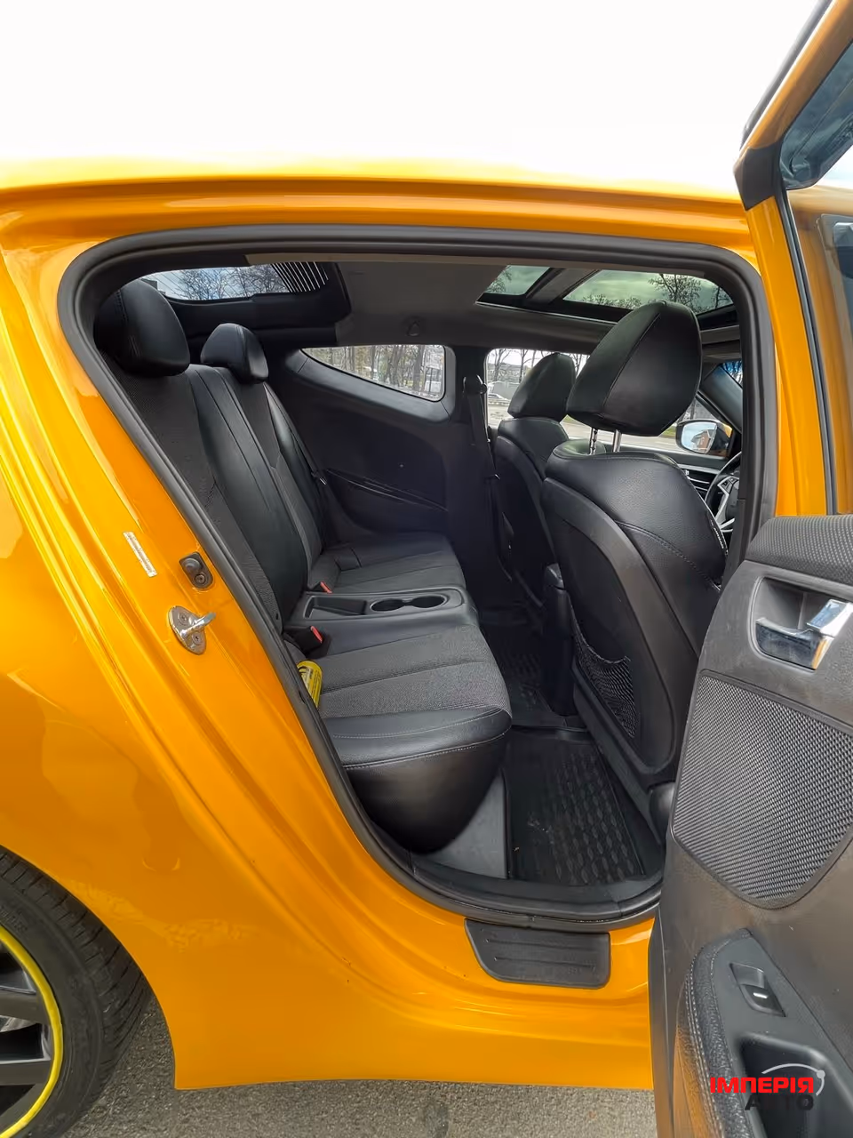 Hyundai Veloster - фото 26