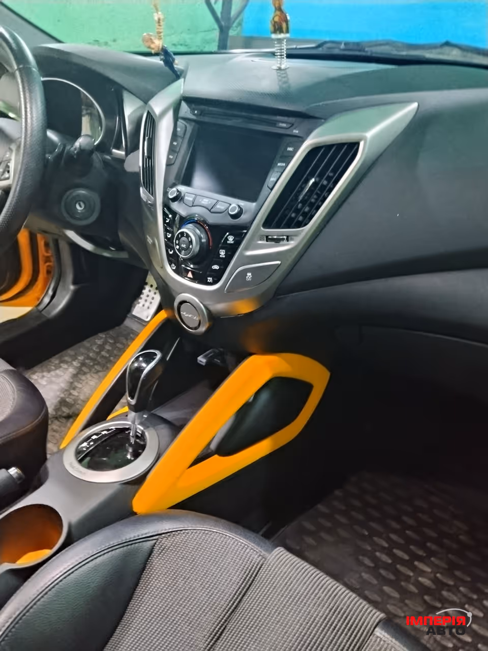 Hyundai Veloster - фото 31