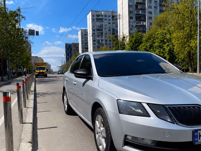 Skoda Octavia - фото 1
