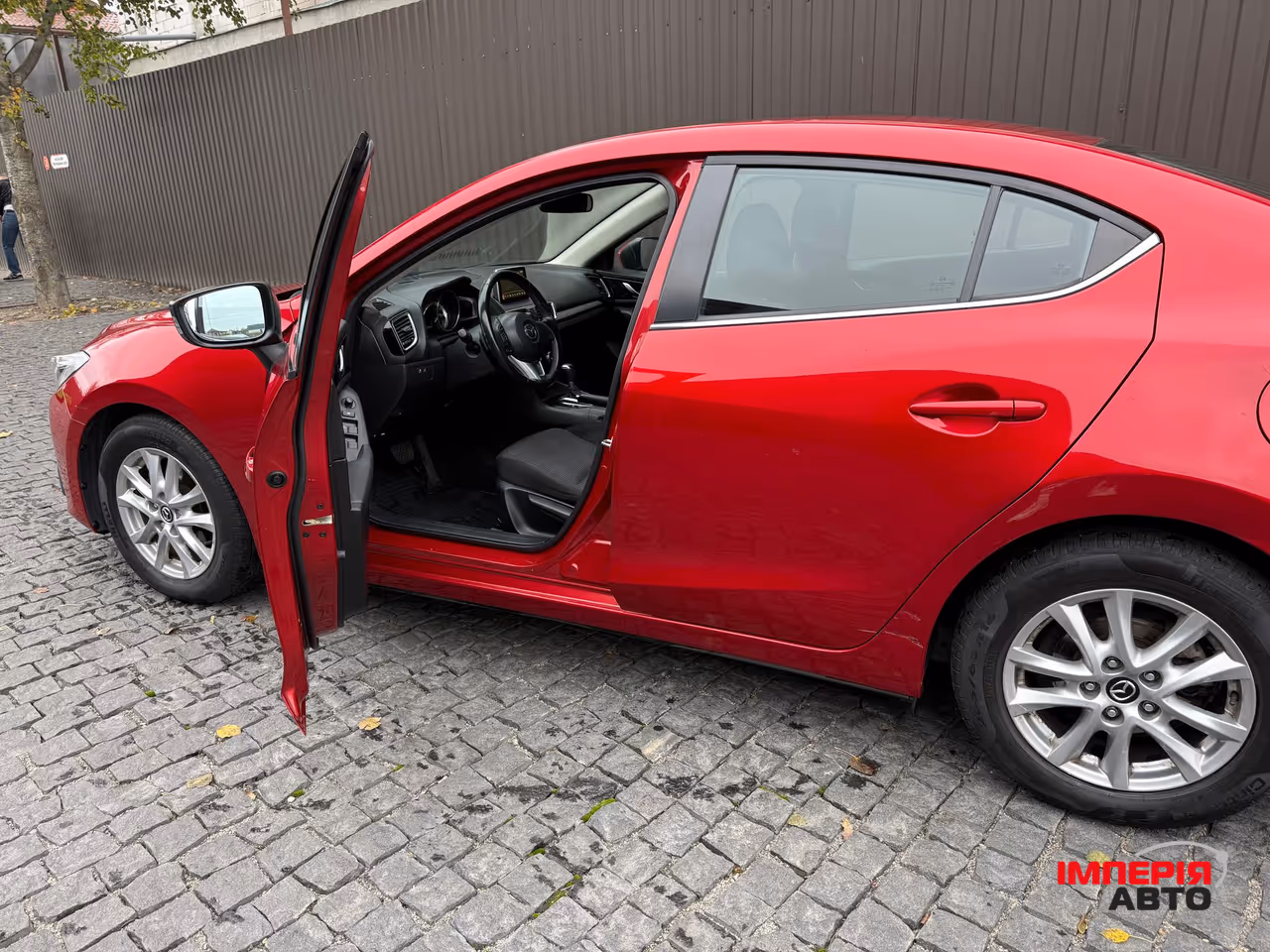 Mazda 3 - фото 10