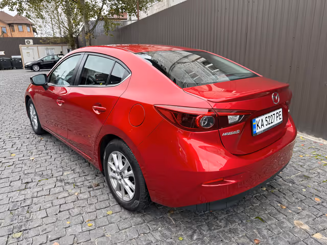 Mazda 3 - фото 5