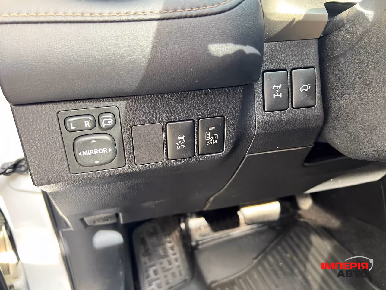Toyota RAV4 - фото 5