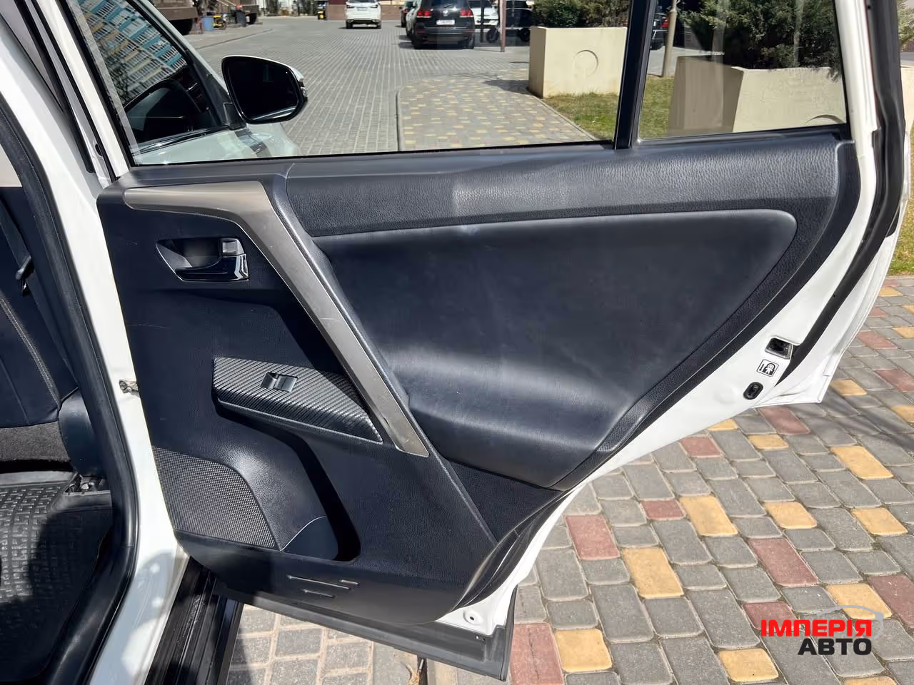 Toyota RAV4 - фото 26