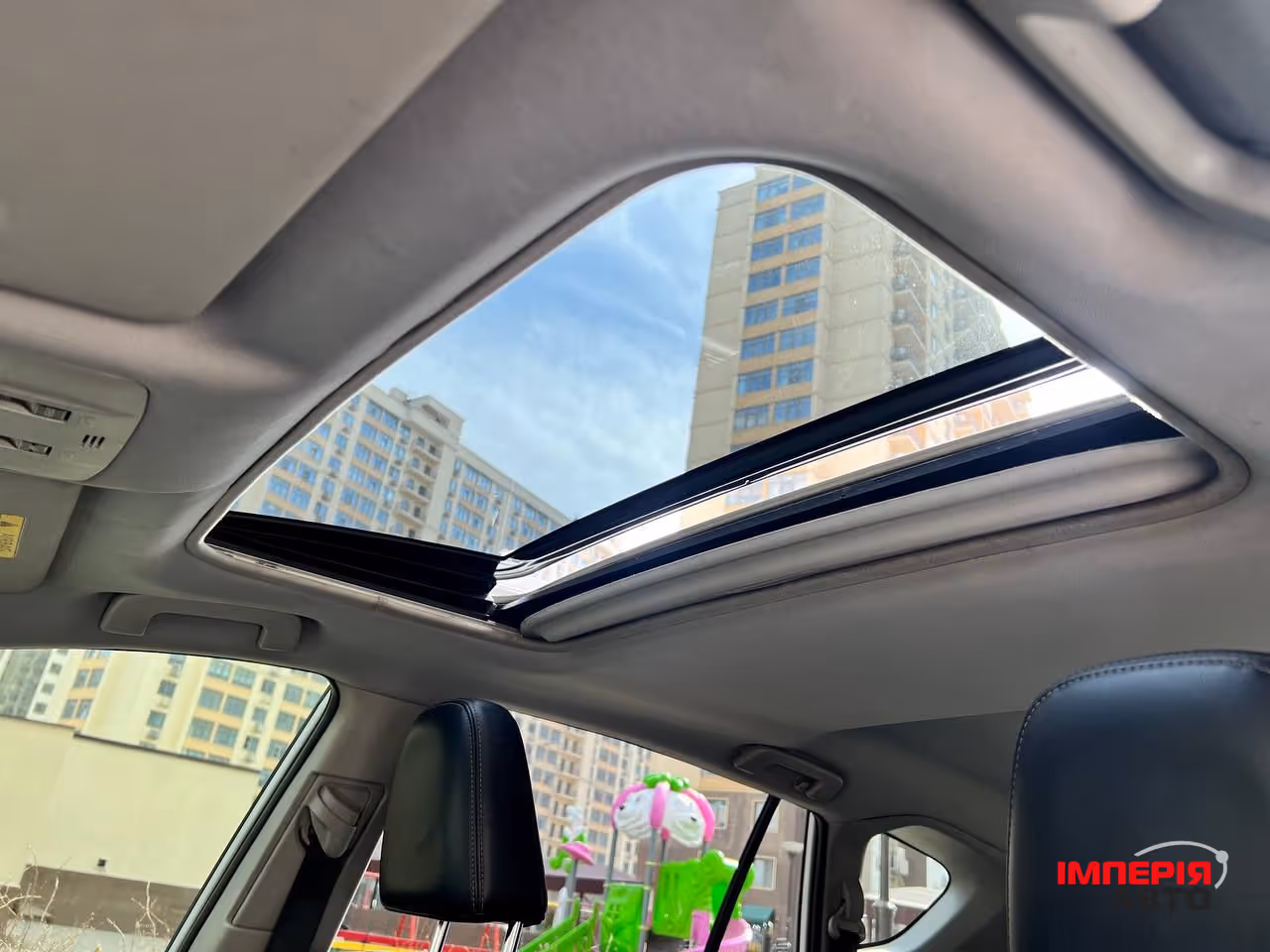 Toyota RAV4 - фото 9