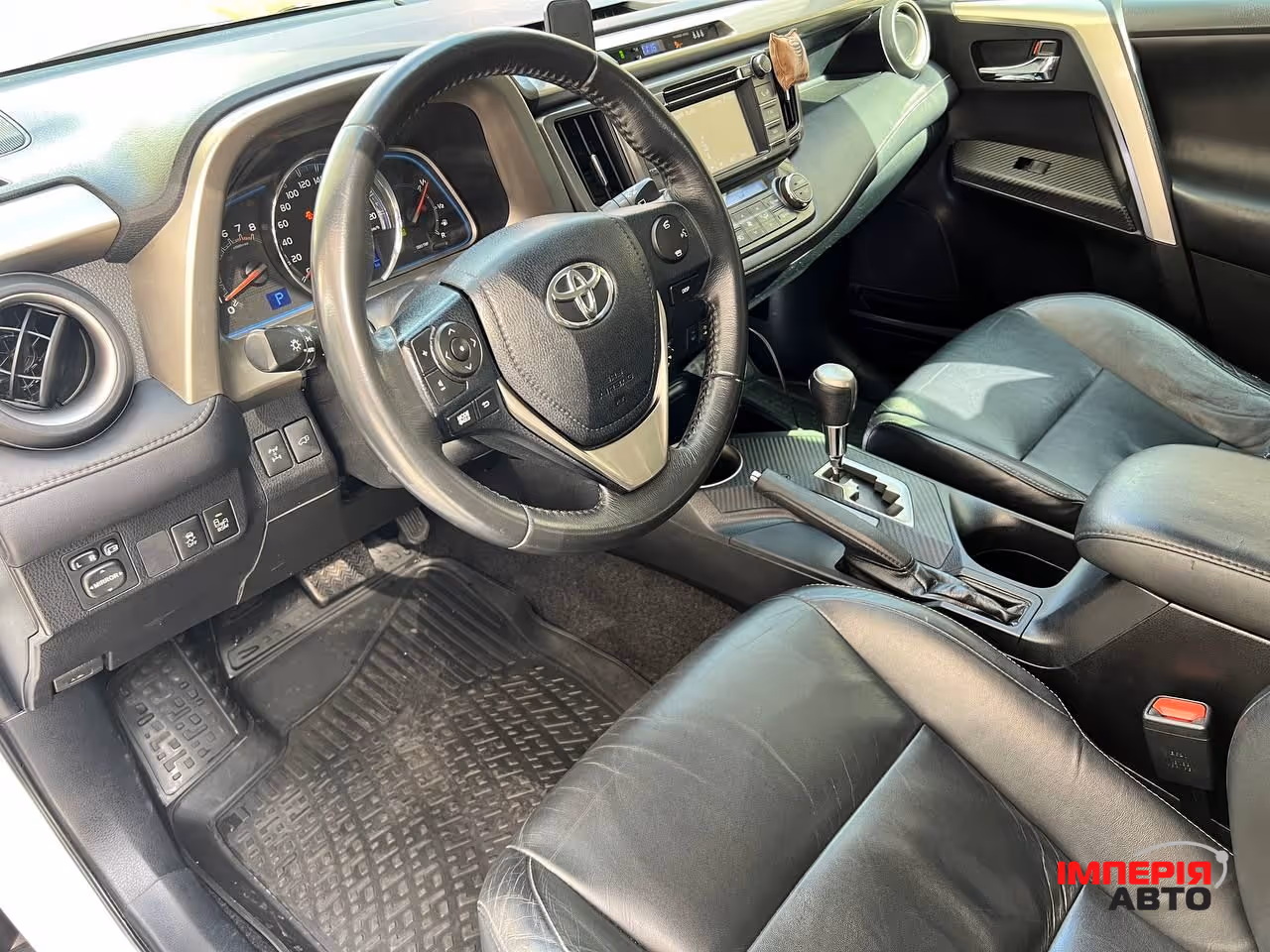 Toyota RAV4 - фото 32