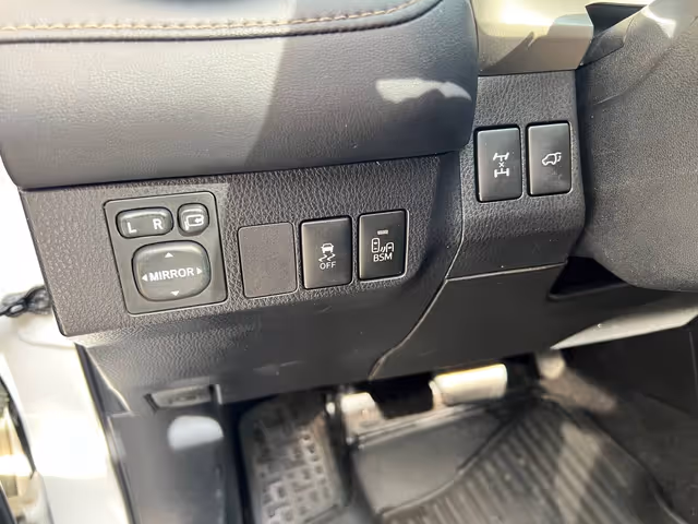 Toyota RAV4 - фото 5