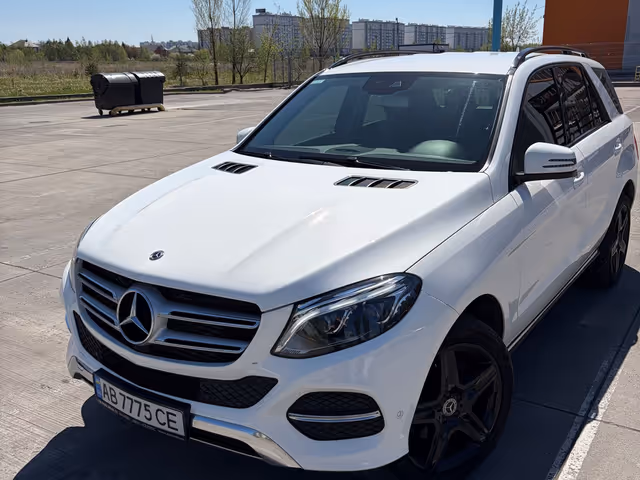 Mercedes-Benz GLE - фото 1