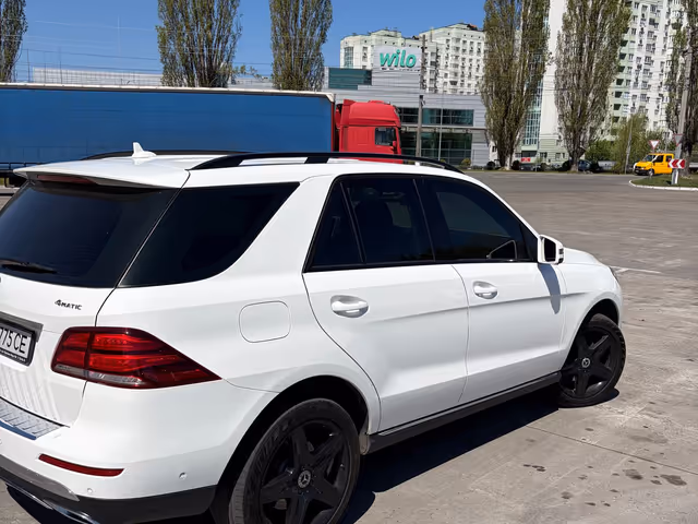 Mercedes-Benz GLE - фото 5