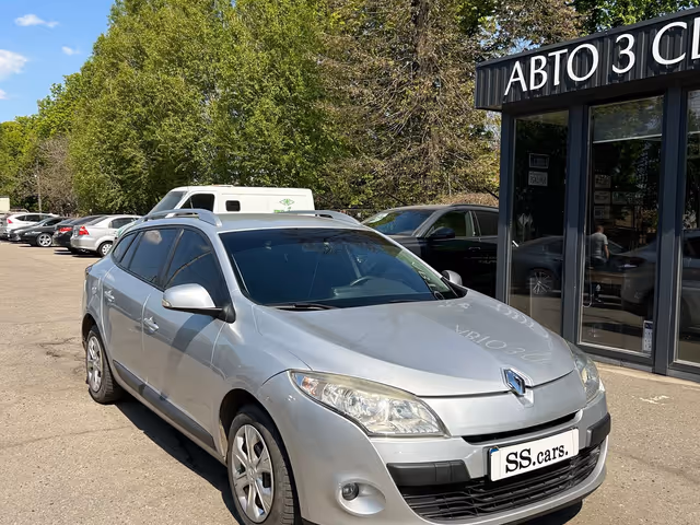 Renault Megane - фото 1