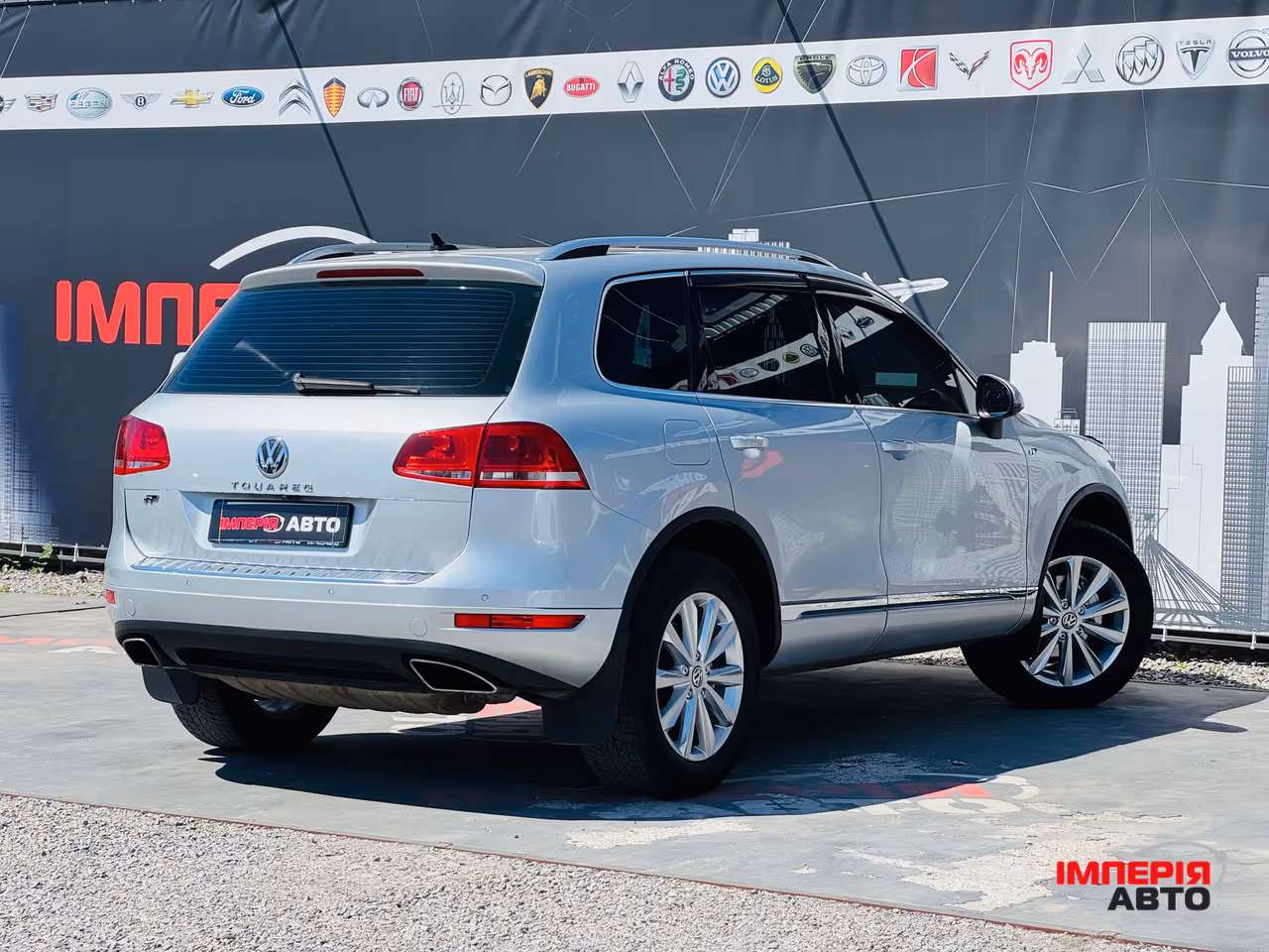 Volkswagen Touareg - фото 6