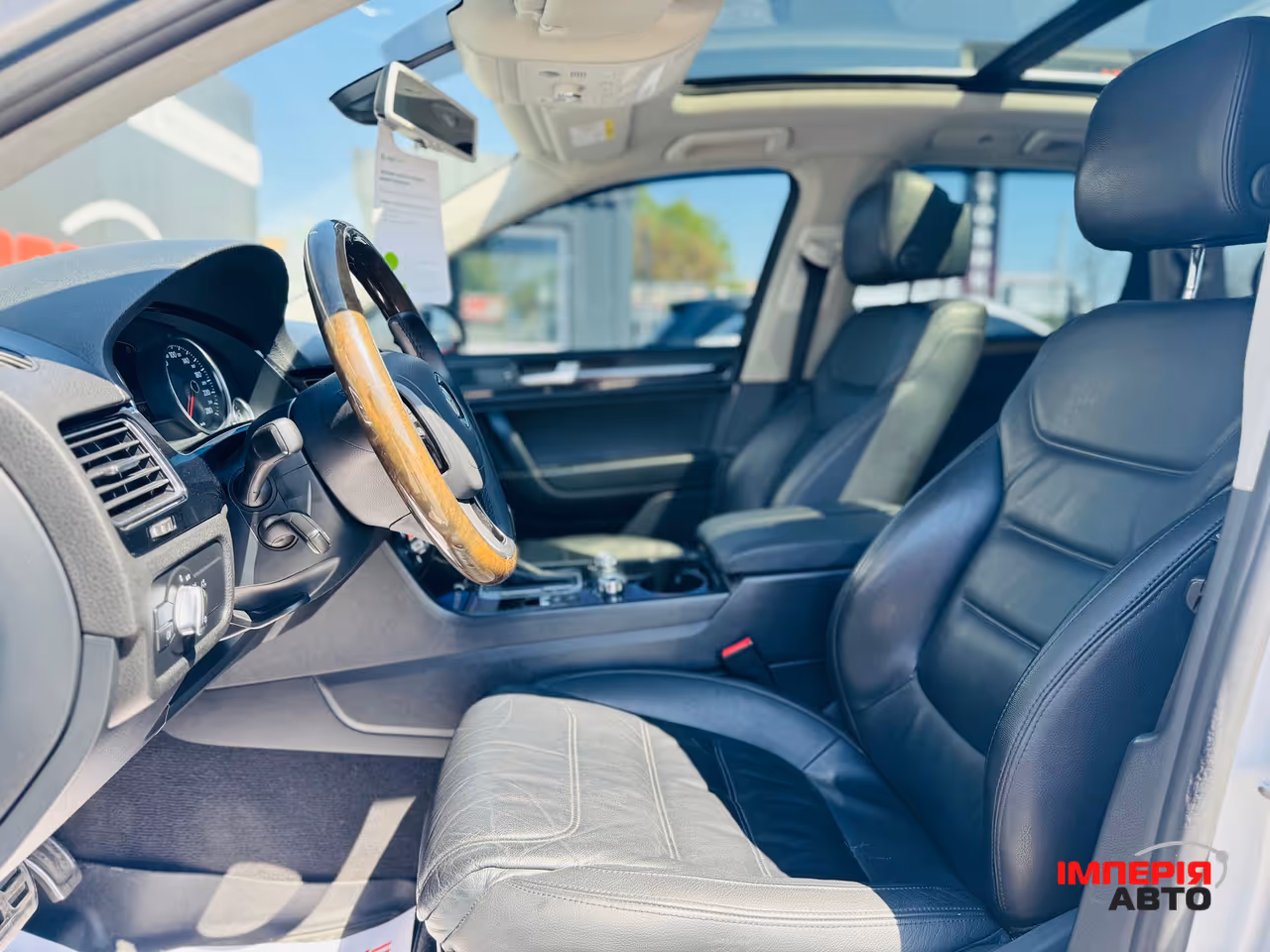 Volkswagen Touareg - фото 7