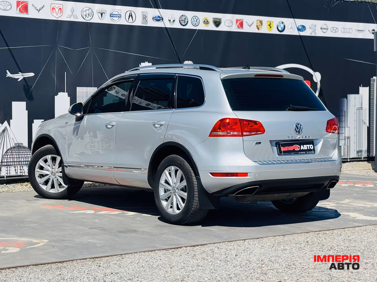 Volkswagen Touareg - фото 5
