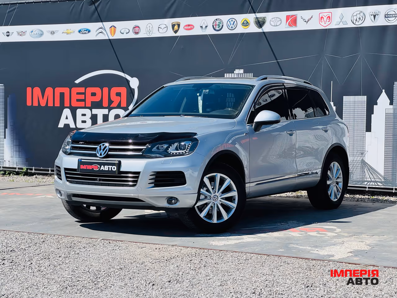 Volkswagen Touareg - фото 1