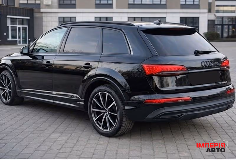 Audi Q7 - фото 4