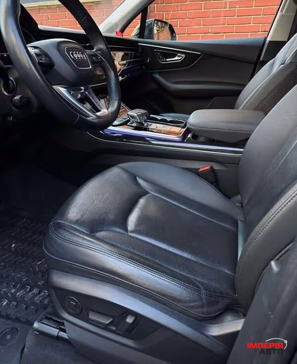 Audi Q7 - фото 8