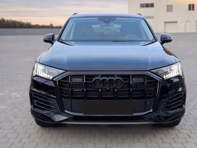 Audi Q7 - фото 1