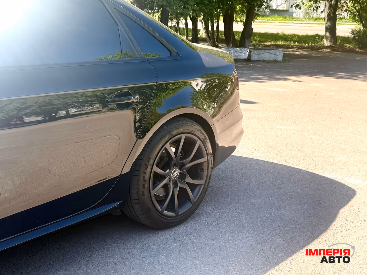 Audi A4 - фото 8