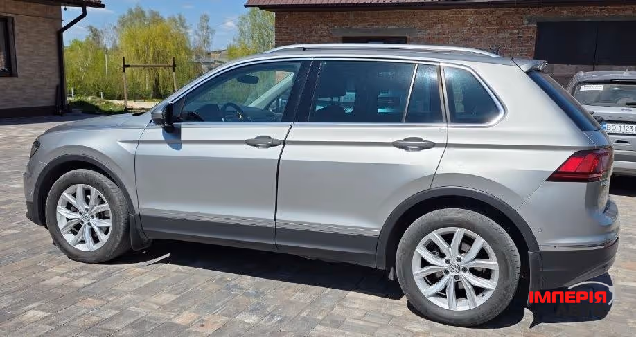 Volkswagen Tiguan - фото 3