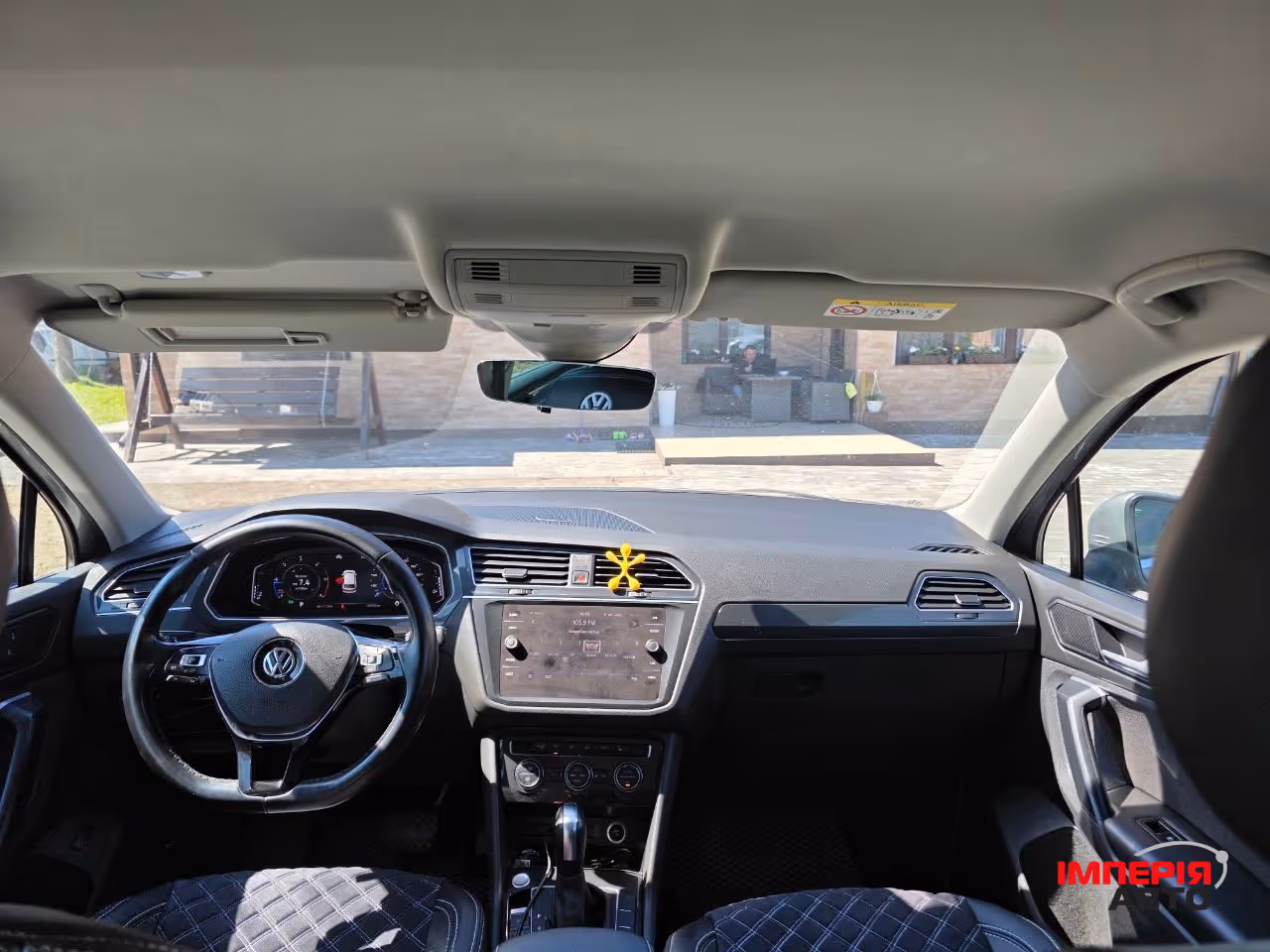 Volkswagen Tiguan - фото 7