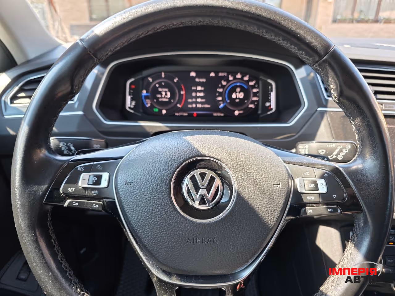Volkswagen Tiguan - фото 6