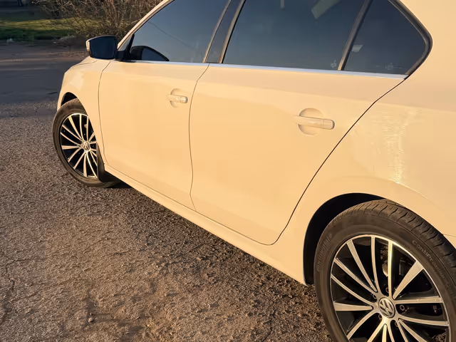 Volkswagen Jetta - фото 3