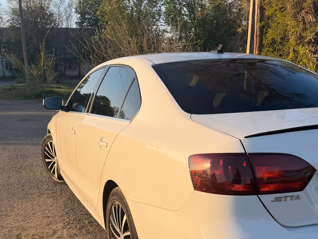 Volkswagen Jetta - фото 5