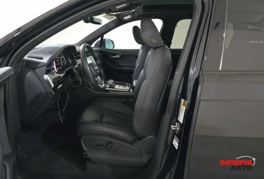 Audi Q7 - фото 8