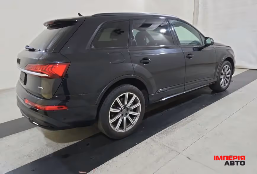 Audi Q7 - фото 4