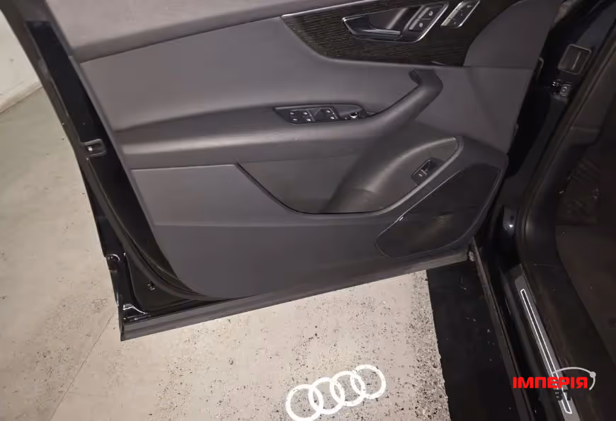 Audi Q7 - фото 6
