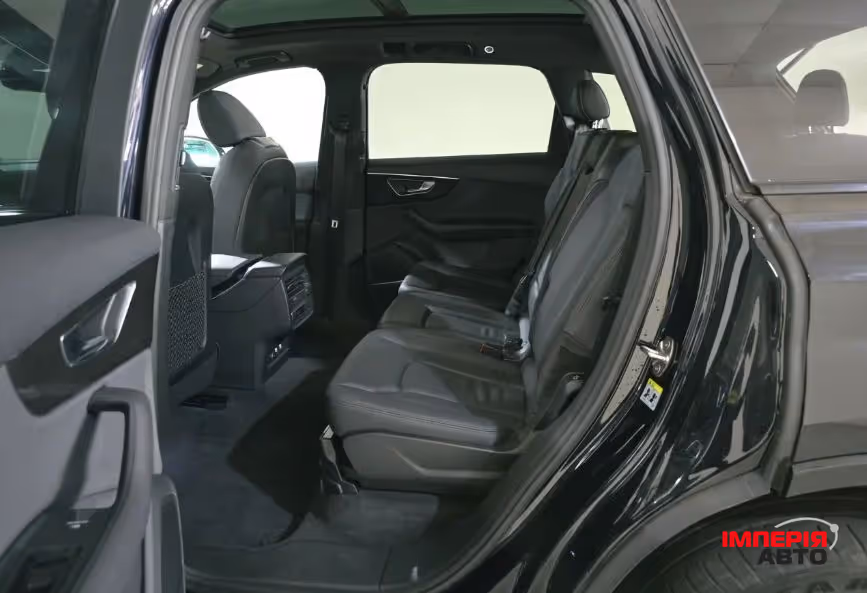 Audi Q7 - фото 7