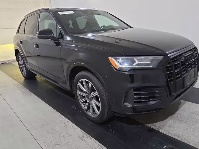 Audi Q7 - фото 1