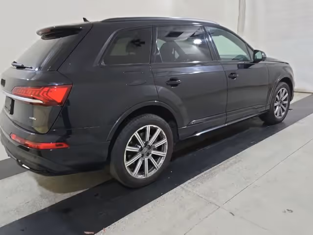 Audi Q7 - фото 4