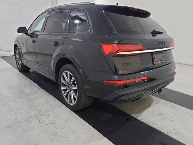 Audi Q7 - фото 3