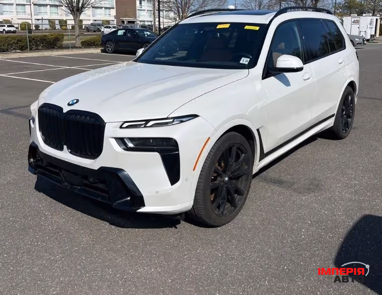 BMW X7 - фото 1