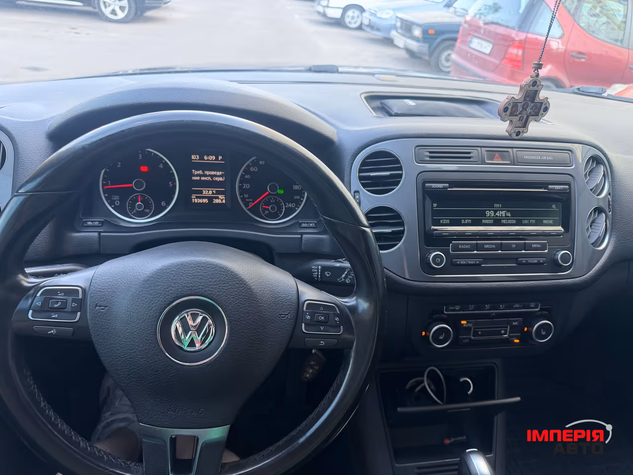 Volkswagen Tiguan - фото 8