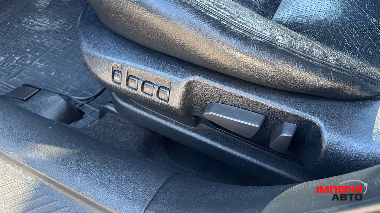 Mazda 6 - фото 15